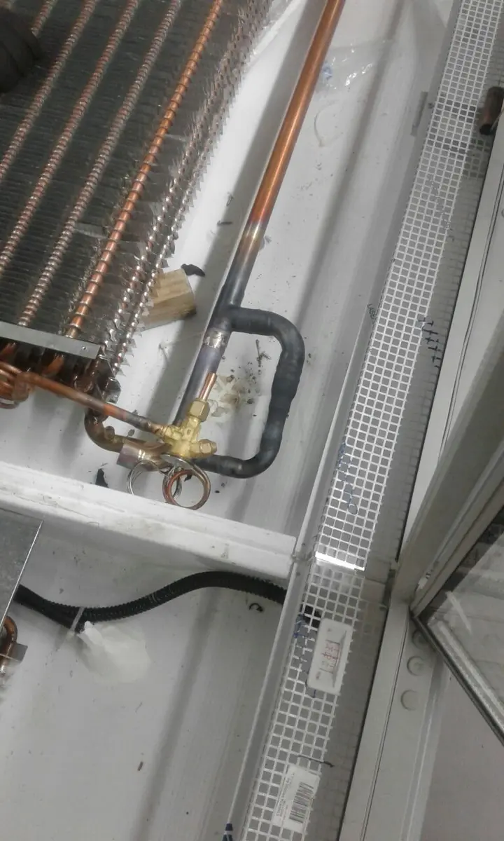 Serviço de refrigeração comercial realizado pela GM Refrigeração